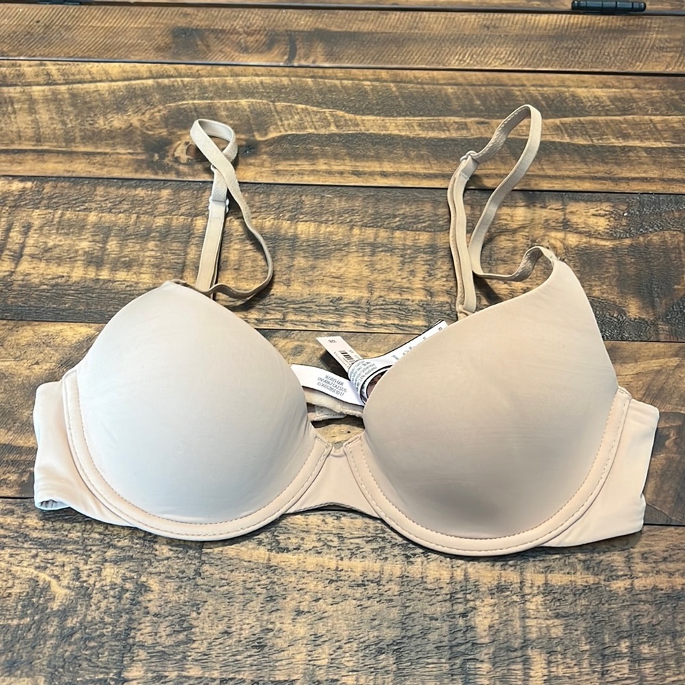Brand new Victoria’s Secret nude bra